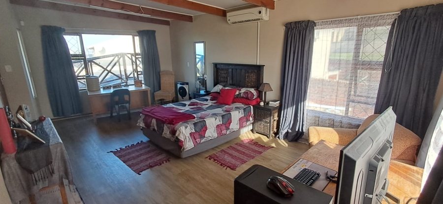 9 Bedroom Property for Sale in Winterstrand Eastern Cape